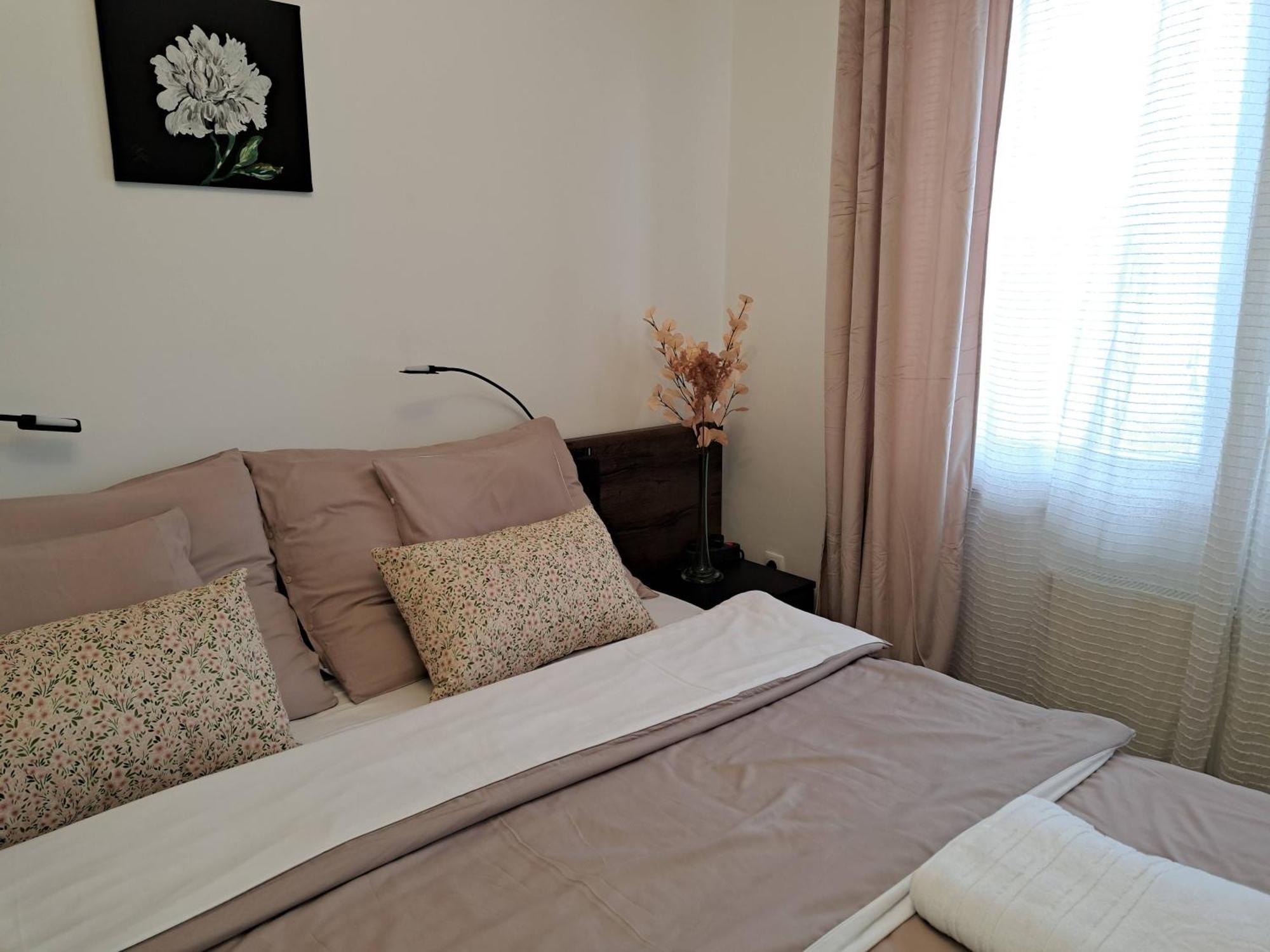 Orient Apartmanhaz Eger Zewnętrze zdjęcie