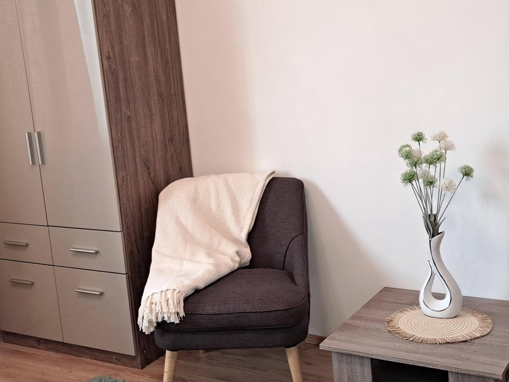 Orient Apartmanhaz Eger Zewnętrze zdjęcie
