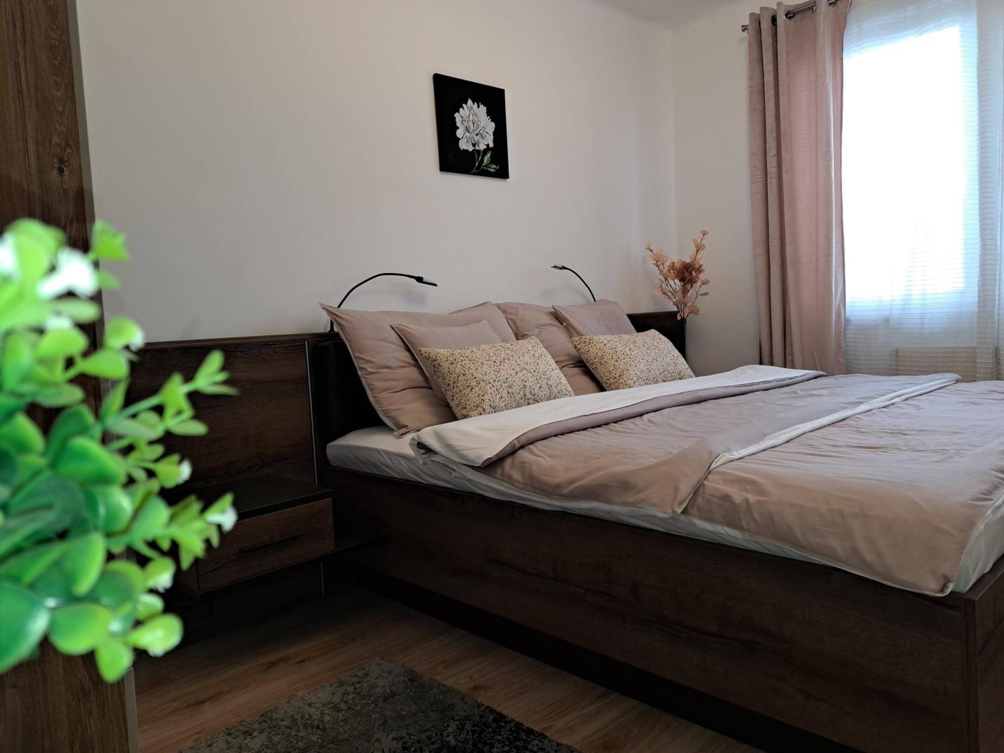Orient Apartmanhaz Eger Zewnętrze zdjęcie