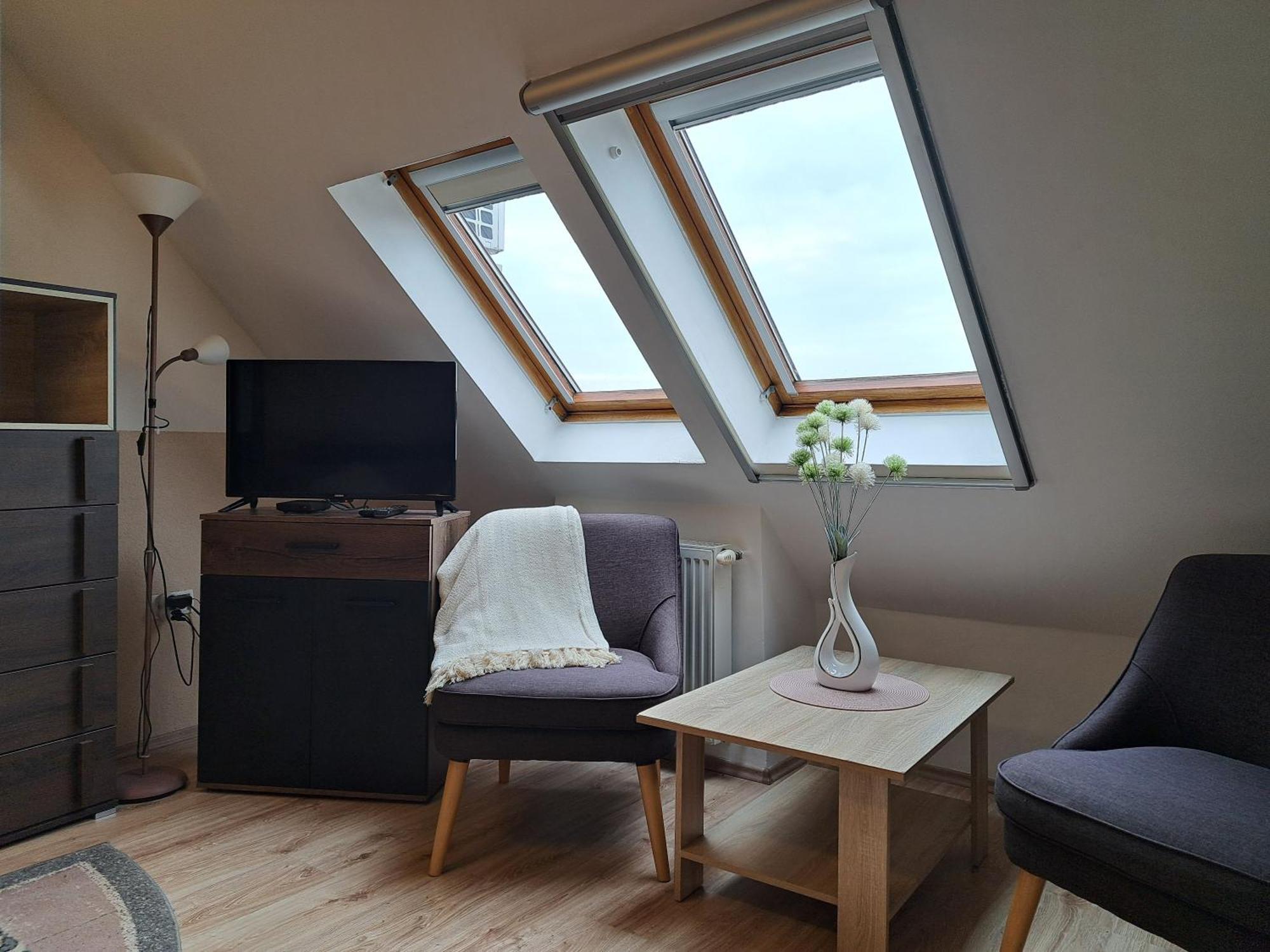 Orient Apartmanhaz Eger Zewnętrze zdjęcie