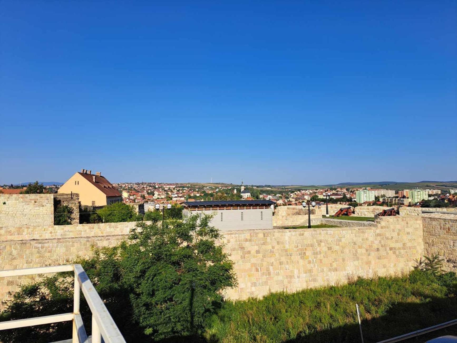 Orient Apartmanhaz Eger Zewnętrze zdjęcie