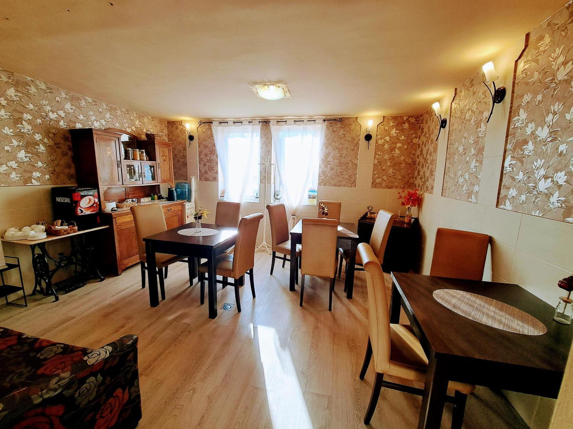 Orient Apartmanhaz Eger Zewnętrze zdjęcie
