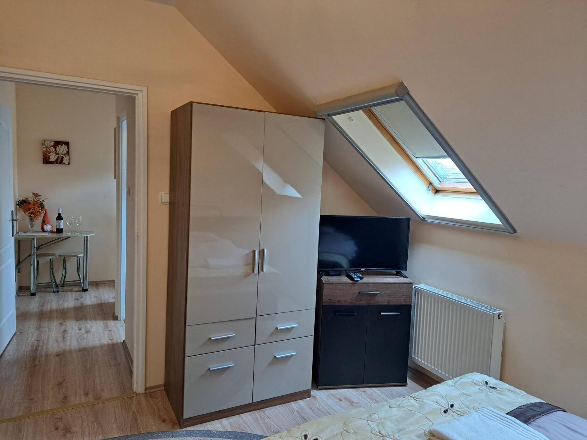 Orient Apartmanhaz Eger Zewnętrze zdjęcie
