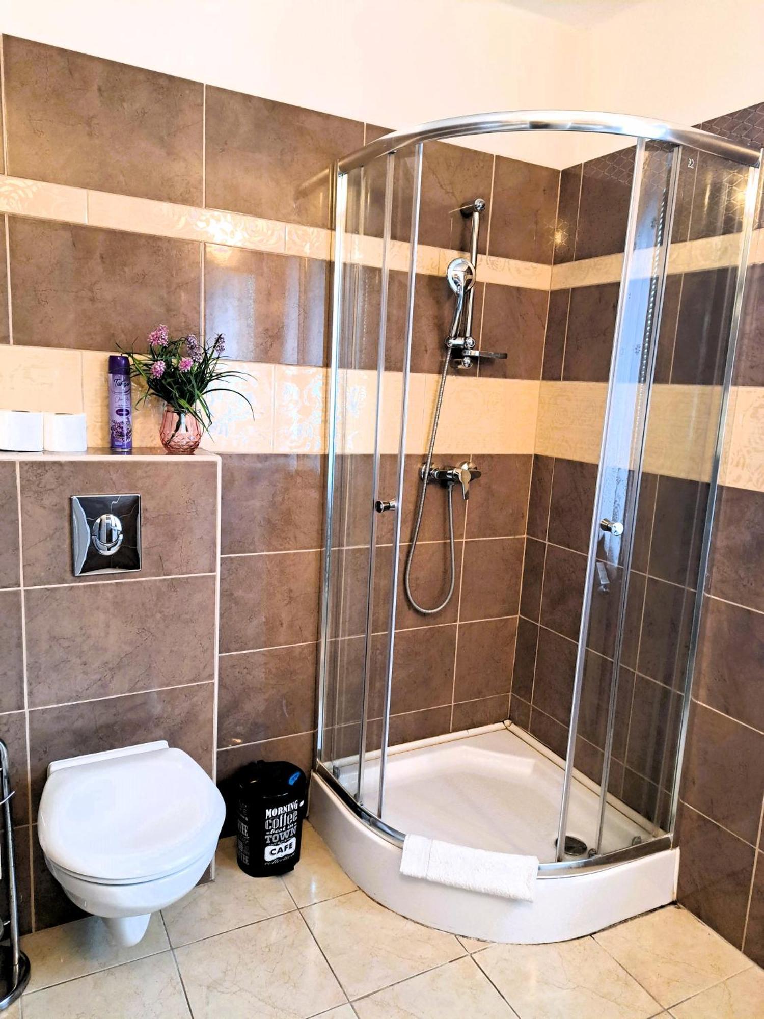Orient Apartmanhaz Eger Zewnętrze zdjęcie