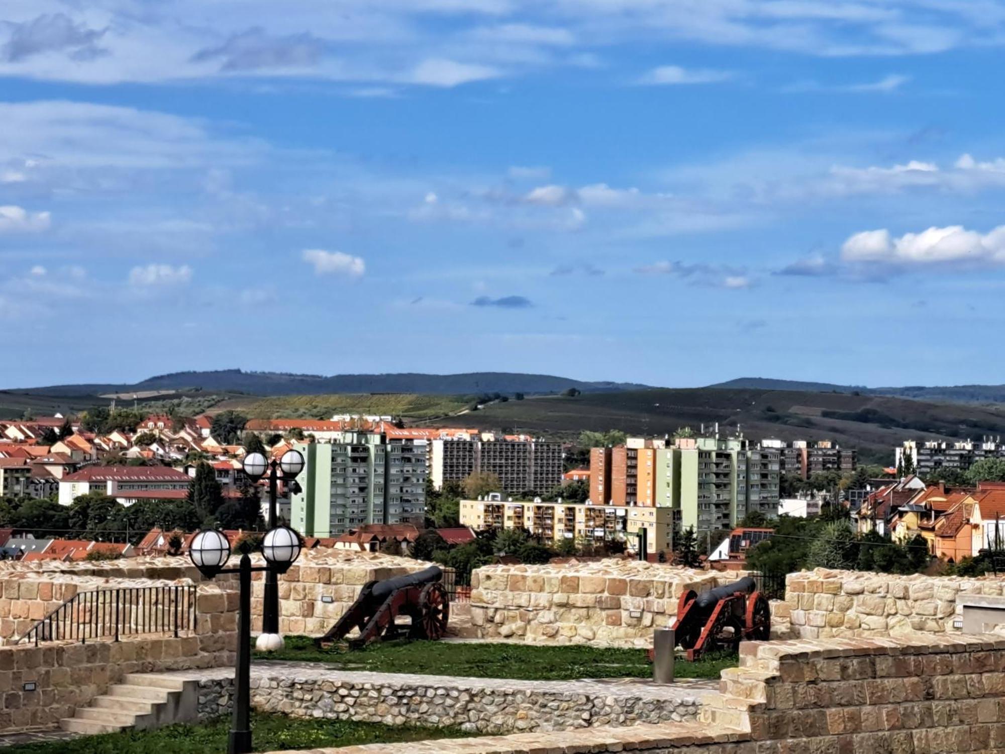 Orient Apartmanhaz Eger Zewnętrze zdjęcie