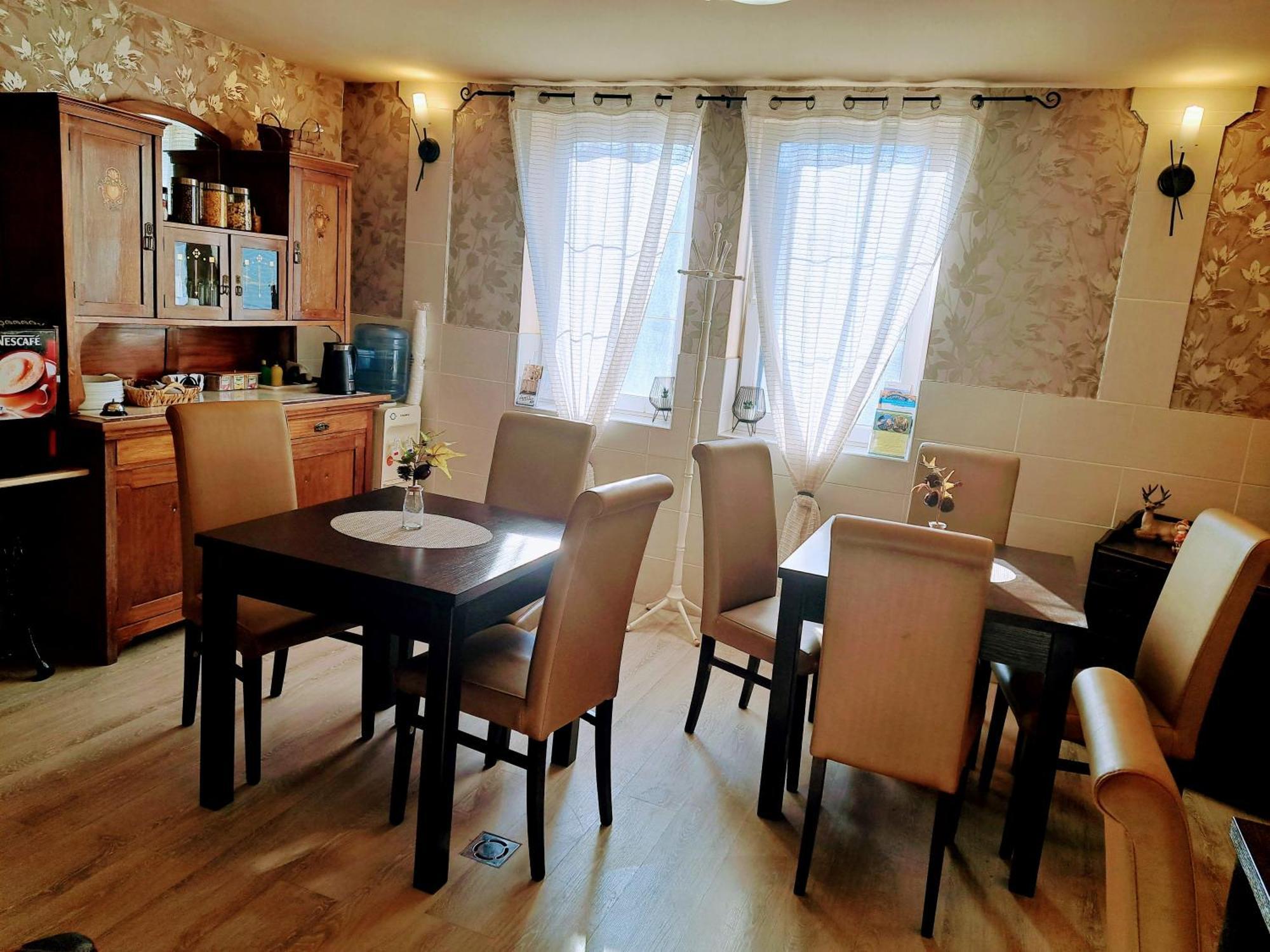 Orient Apartmanhaz Eger Zewnętrze zdjęcie