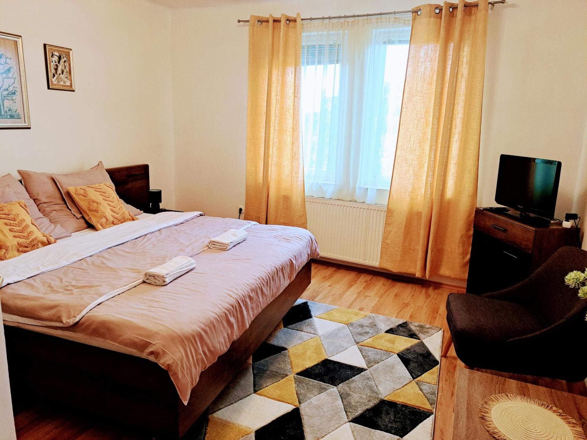 Orient Apartmanhaz Eger Zewnętrze zdjęcie