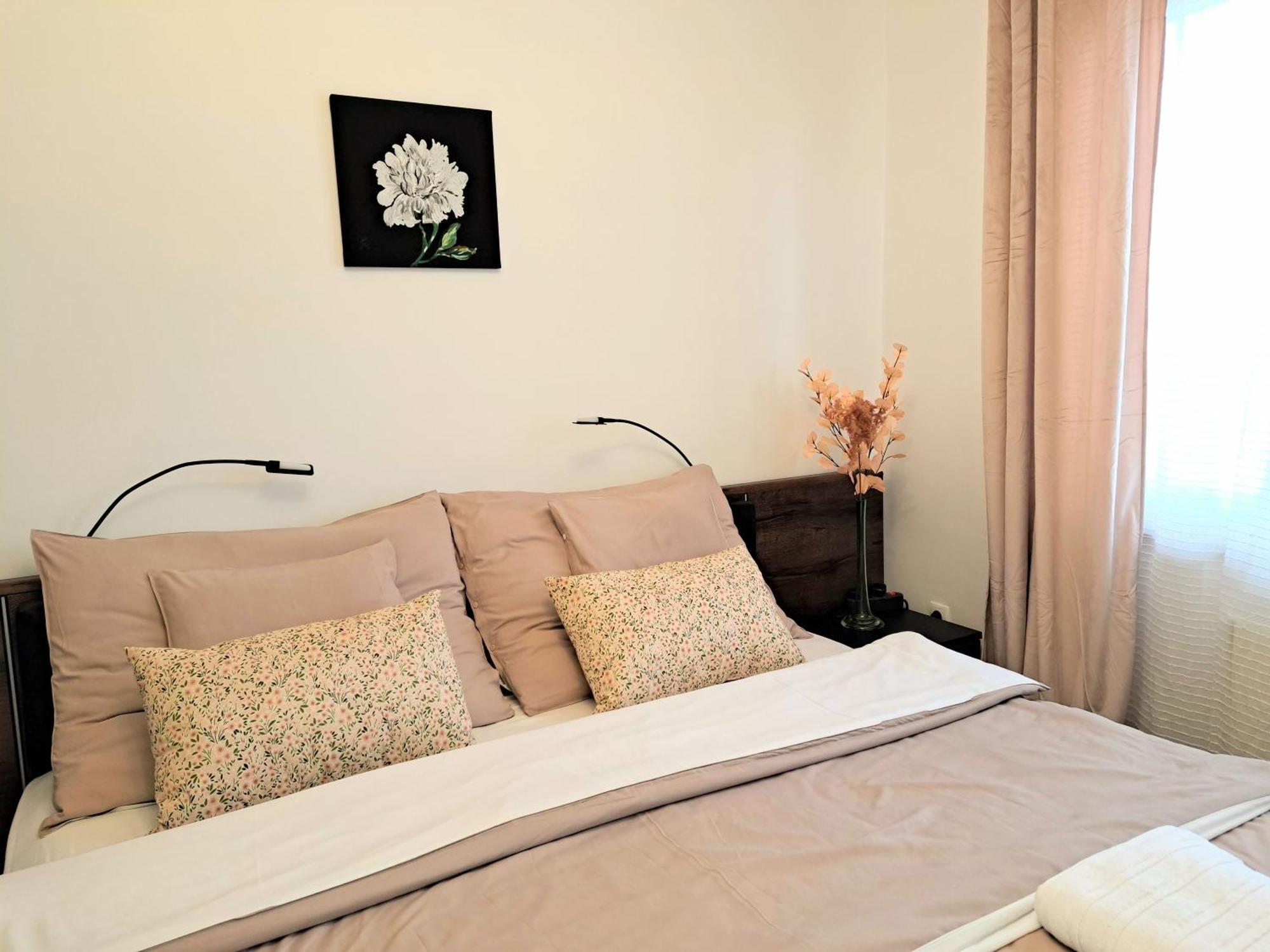 Orient Apartmanhaz Eger Zewnętrze zdjęcie