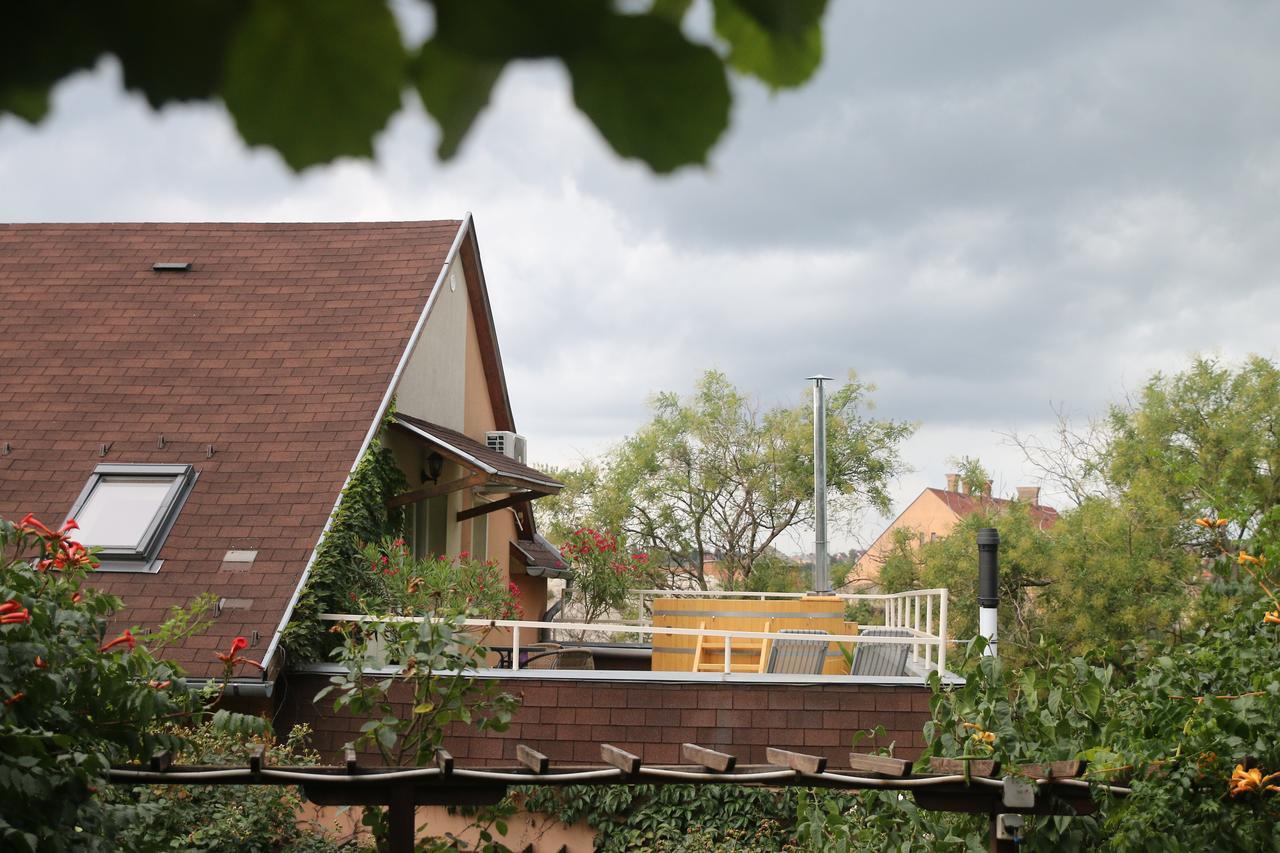 Orient Apartmanhaz Eger Zewnętrze zdjęcie