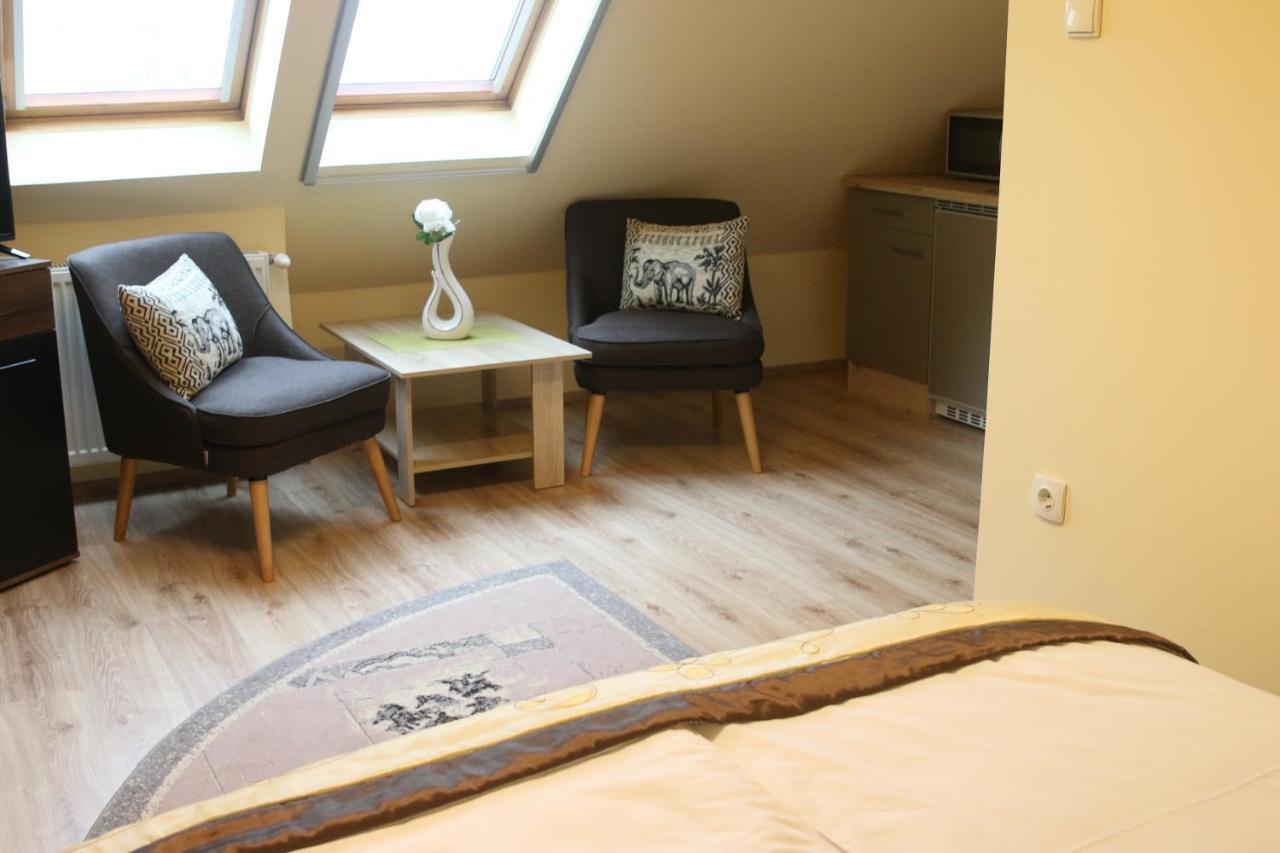 Orient Apartmanhaz Eger Zewnętrze zdjęcie